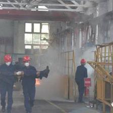 【安全生產(chǎn)月】廠房失火,人員重傷?別急,這只是應(yīng)急救援演練!江山重工集團(tuán)告訴你這樣的情況該如何處理!